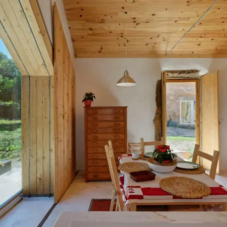 Tatil Evi Renovated Farm House With Relaxing Sun Deck Oliveira de Azemeis