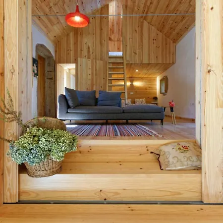 Σπίτι διακοπών Renovated Farm House With Relaxing Sun Deck *