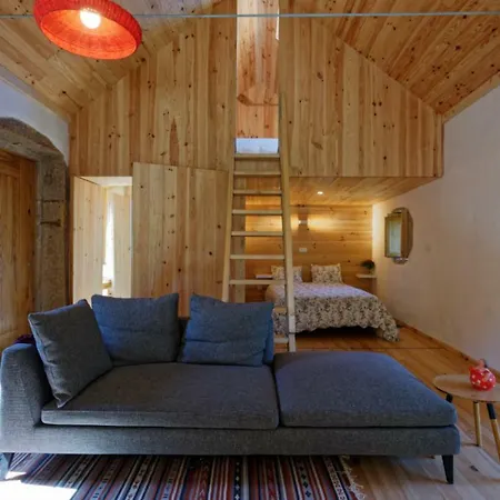 Σπίτι διακοπών Renovated Farm House With Relaxing Sun Deck