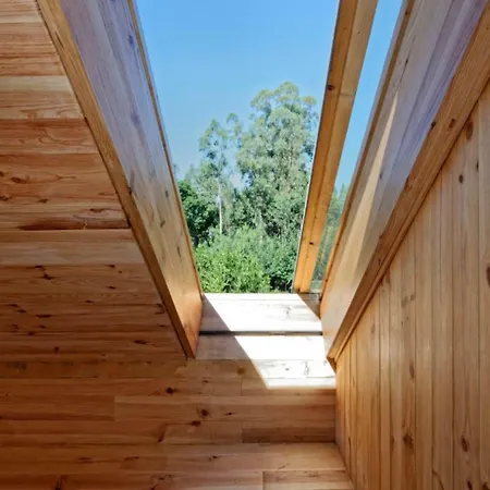 Renovated Farm House With Relaxing Sun Deck